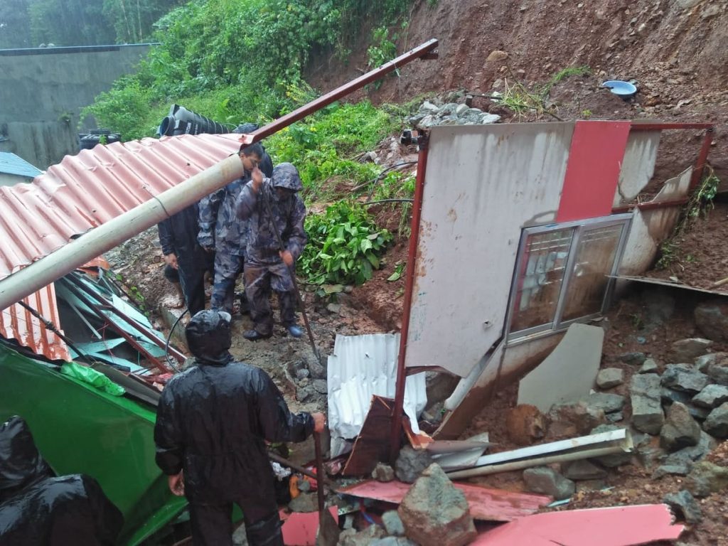 पहिरोमा पुरिएर एकै घरका दुई नाबालकको मृत्यु