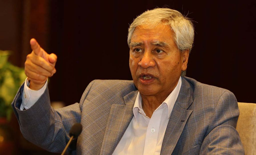 कर्मचारीलाई तलब दिन पनि विदेशीसँग माग्नुपर्ने बेला आयो : प्रधानमन्त्री देउवा