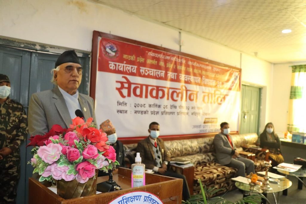 ‘प्रविधि प्रयोग गरेर छरितो रुपमा सेवा दिनुहोस् : मुख्यमन्त्री पोखरेल