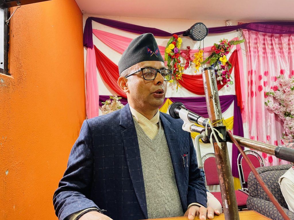 इशानेश्वर करापुटार पोखरा सम्पर्क समाजमा बलराम घिमिरे