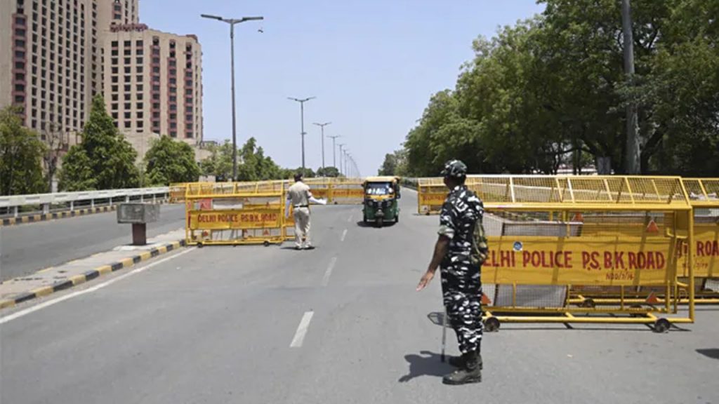 न्यु इयर नजिकिएसँगै नयाँ दिल्लीमा आजबाट रात्रिकालीन कर्फ्यु