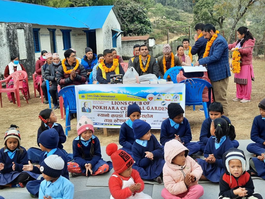 चण्डी आधारभूत विद्यालयलाई सेन्ट्रल गार्डनको शैक्षिक सामाग्री