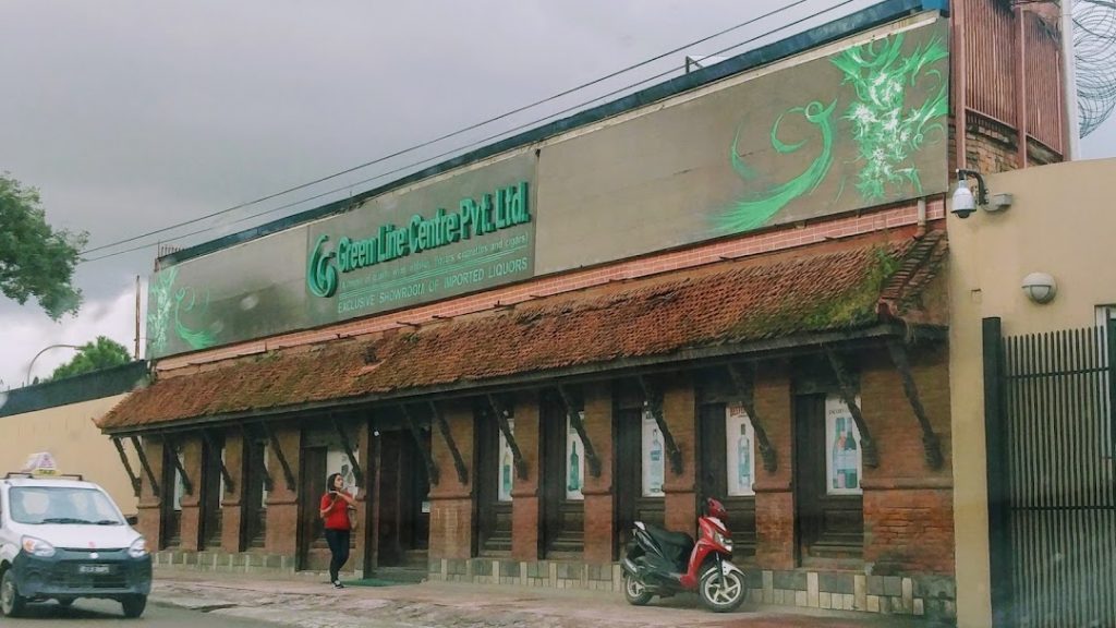 नेपालकै दुई ठुला रक्सी व्यापारी अर्बौ रकम लिएर भागे !