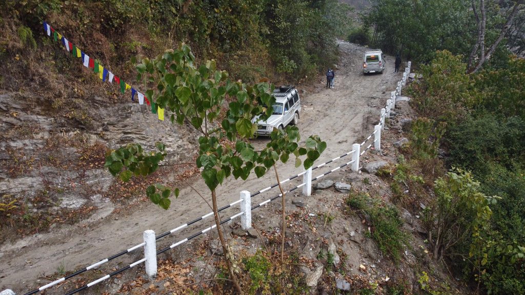 घान्द्रुक कलाभिरमा ‘रेलिङ’: सवारी चालक भन्छन्,‘बल्ल ढुक्क भइयो’