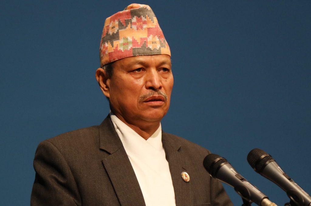 पत्रकार सम्मेलन गर्दै भीम रावल