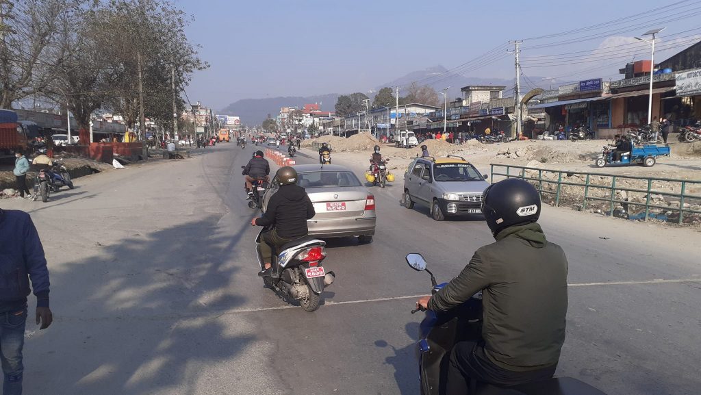 पोखरामा बन्दको प्रभाव न्यून, ‘६०० प्लस सुरक्षाकर्मी तैनाथ छन्,ढुक्क भएर हिडनुस्’: प्रहरी प्रवक्ता तिवारी