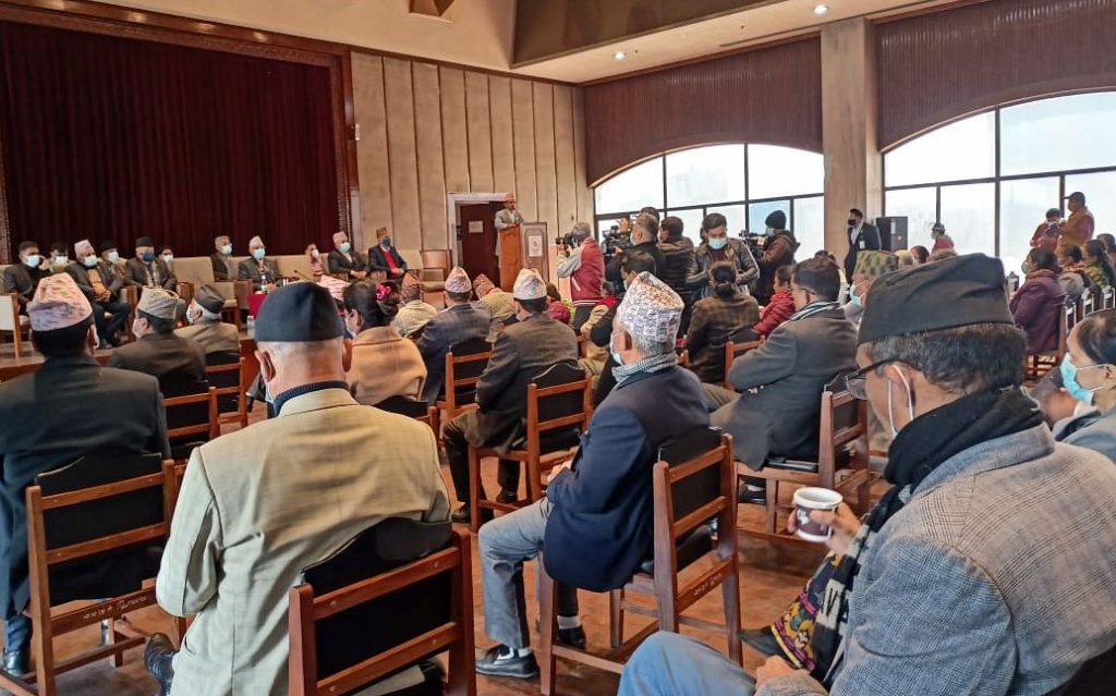 एमाले सांसदहरुले भने,‘चुनावको मुखमा जबरालाई बोक्न सकिन्न’