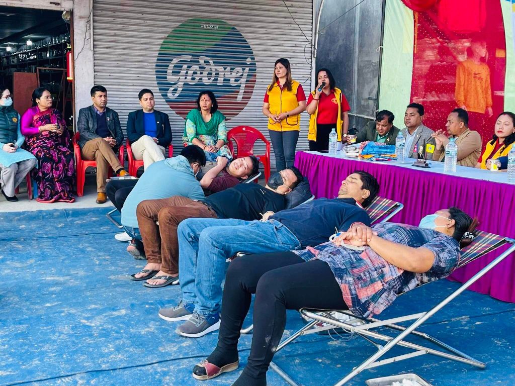लायन्स क्लब अफ पोखरा बाराही टाउनको रक्तदानमा ३१ पिन्ट रगत संकलन