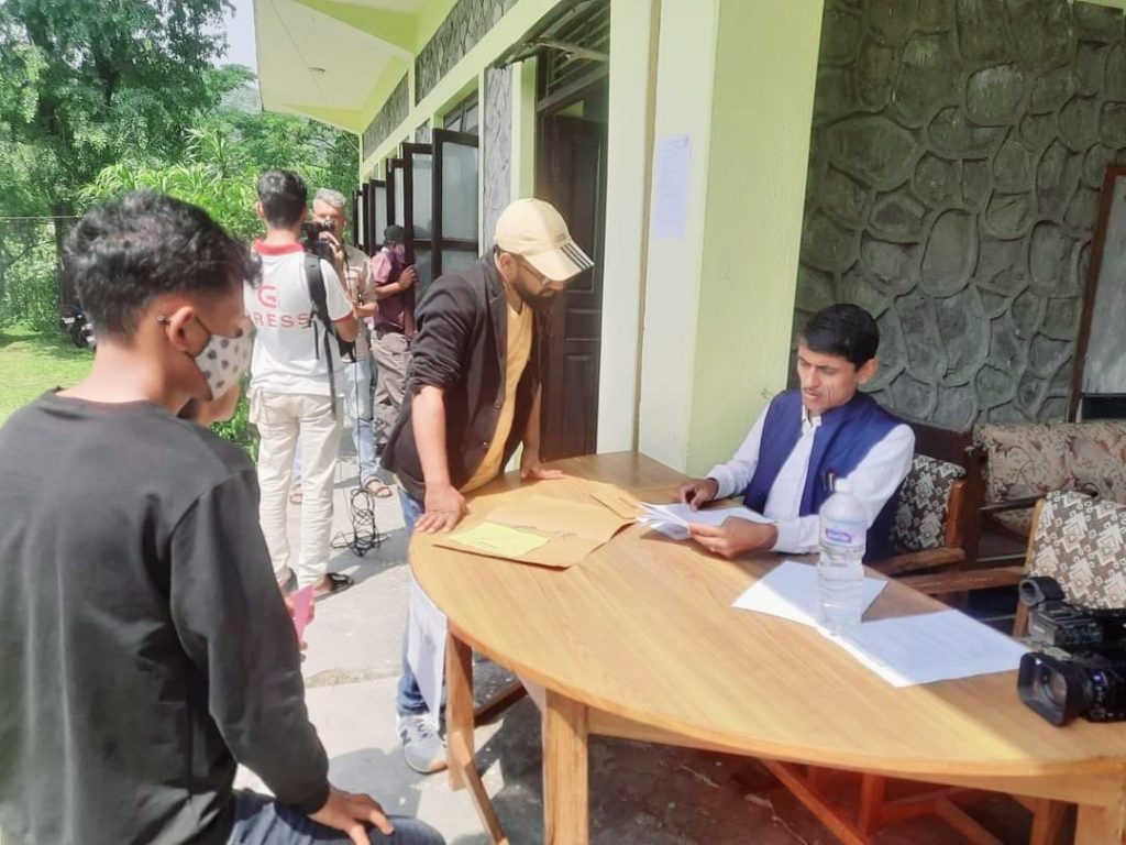 अटेरी गनेस पौडेलले दर्ता गराए पोखरा महानगर प्रमुखमा उम्मेद्वारी