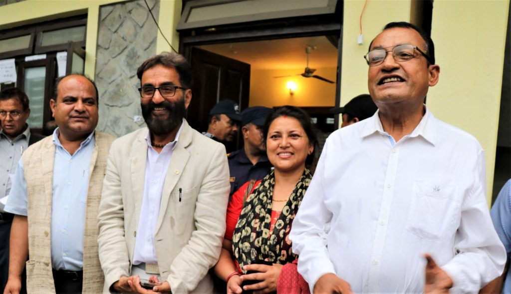 कांग्रेसका तिवारी र सापकोटाले फिर्ता लिए बागी उम्मेदवारी