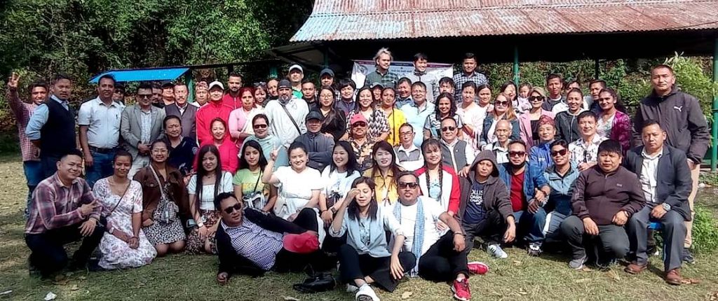 हिमाली साँस्कृतिक परिवार दिदिबहिनी समूह दिदिबहिनी समुह अध्यक्षमा मनसुबा नेपाली