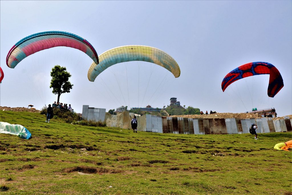 पोखरामा खुल्ला प्याराग्लाइडिङ प्रतियोगिता सुरु (फोटोफिचर)