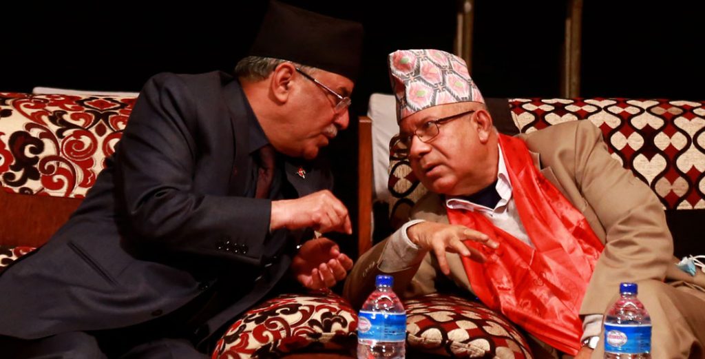 बालुवाटारमा प्रचण्ड र माधवबिच छलफल