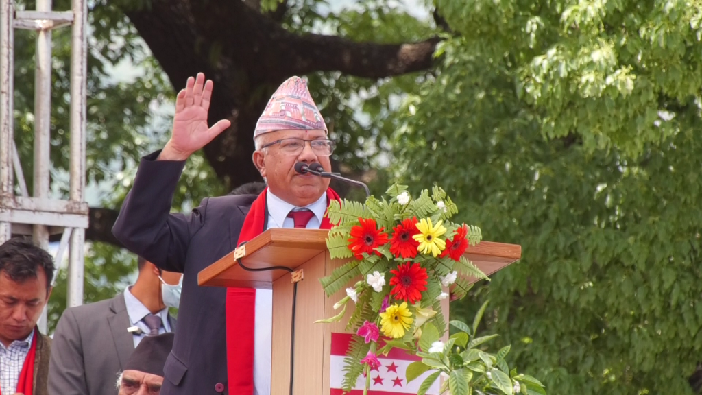 कांग्रेस र कम्युनिस्ट शक्ति मिलेर मात्र परिर्वतन सम्भव : माधव नेपाल