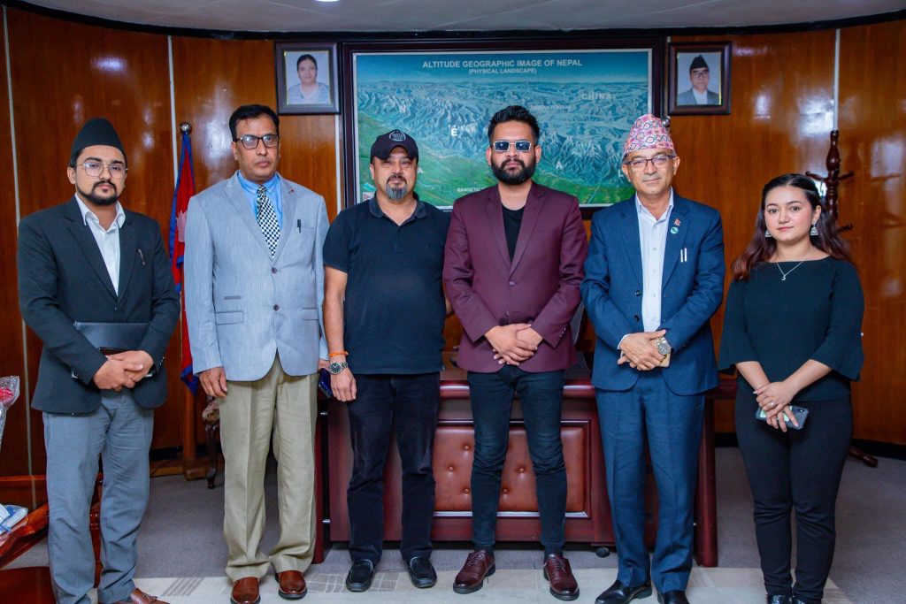 मेयर धनराज र मेयर बालेन्द्र बीच भेटवार्ता, ६ वटै महानगरका मेयर पोखरामा भेला हुने