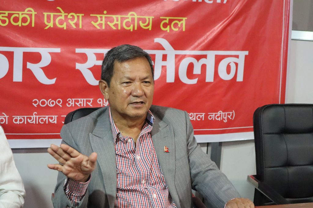 गण्डकी एमालेले भन्यो, अर्थमन्त्री हटाउन नसक्ने मुख्यमन्त्रीले अब आफै राजीनामा दिनुपर्छ