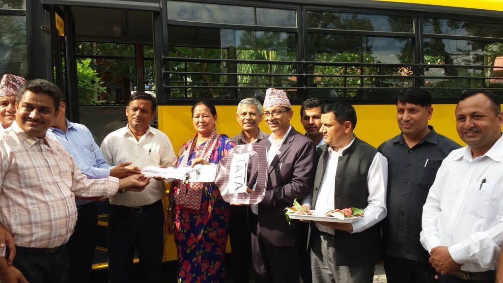 विद्यार्थी र अभिभावकको पहिलो रोजाई सामुदायिक विद्यालय बन्नेगरि सुधार गर्छौं : मेयर आचार्य