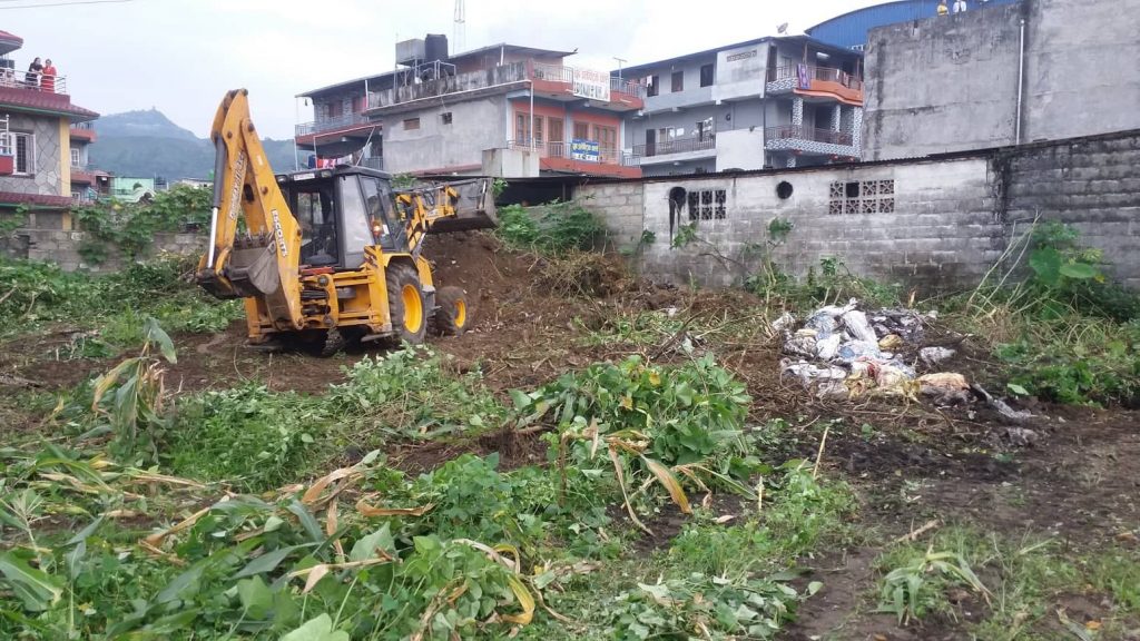 अदालतको फैसलाबाट प्राप्त न्युरोडको जग्गामा पोखरा उपत्यका नगर विकासको डोजर
