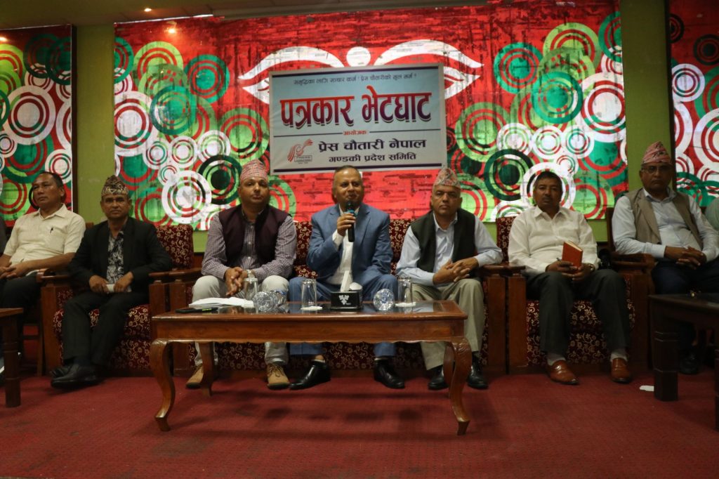 प्रचण्ड र आरजु गठबन्धन जोगाउने सल्लाह गर्न भारत गएका हुन् : शंकर पोखरेल (भिडियो)