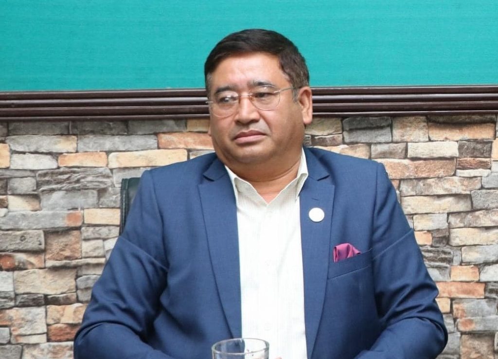 गिरोहले फोहोरमैलाको समस्या समाधान गर्न दिँदैन : मन्त्री श्रेष्ठ