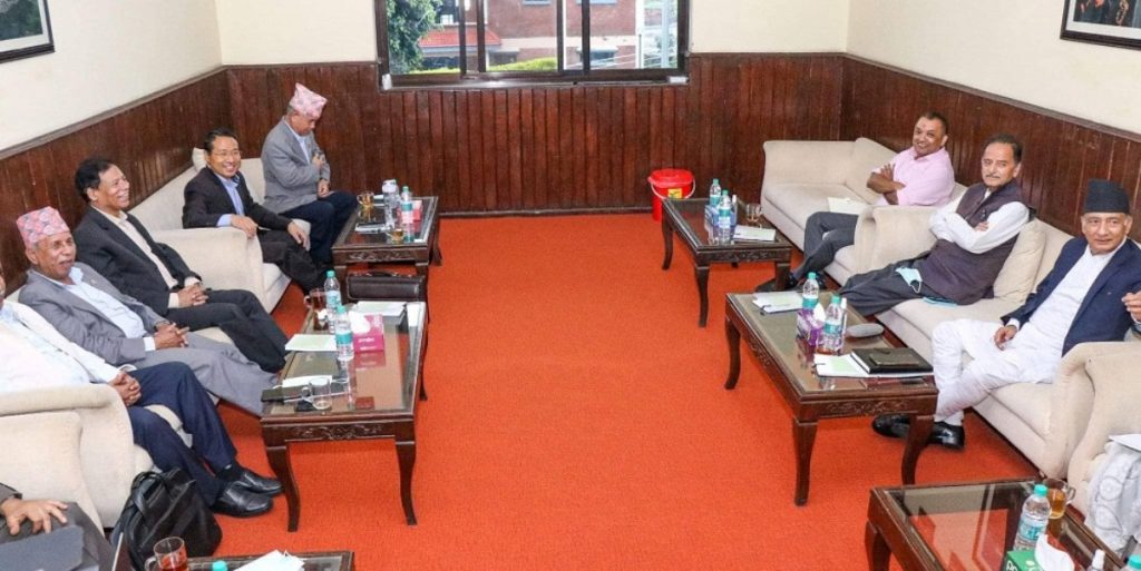 गठबन्धनको सिट बाँडफाँट कार्यदल बैठक बस्दै, पछि नहट्ने दलहरुको अडान