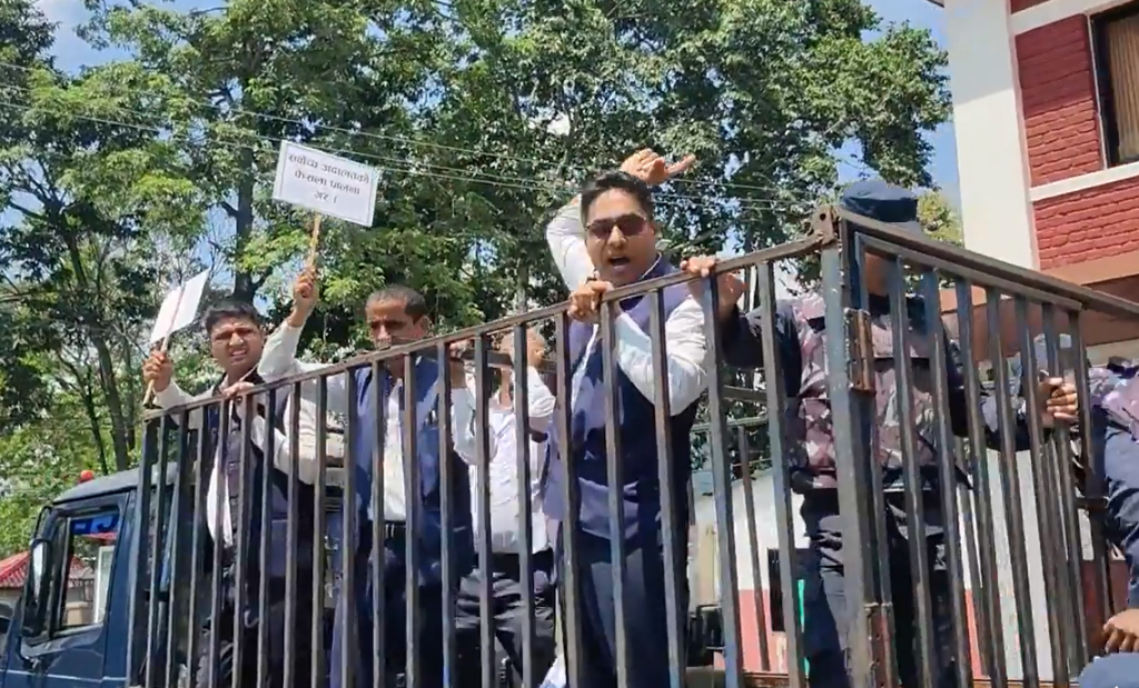 गण्डकी प्रदेशको मुख्यमन्त्री कार्यालयबाट ५ कर्मचारी पक्राउ