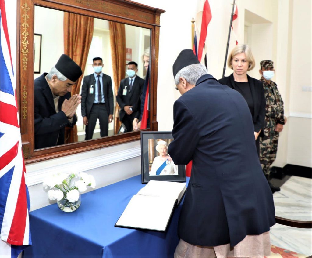 प्रधानमन्त्री शेरबहादुर देउवा बेलायती राजदूतावासमा