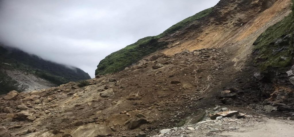 बेनी–जोमसोम सडक अवरुद्ध