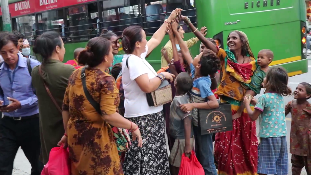 पोखराका विभिन्न ठाउँमा माग्न बसेका २५ जनाको उद्धार