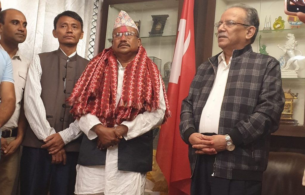 इटहरीका पूर्व मेयर माओवादी प्रवेश