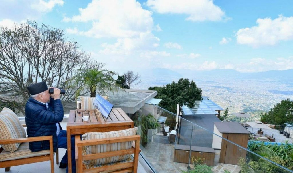 महासचिव र उपमहासचिव लिएर अध्यक्ष ओली लाँकुरी भञ्ज्याङमा