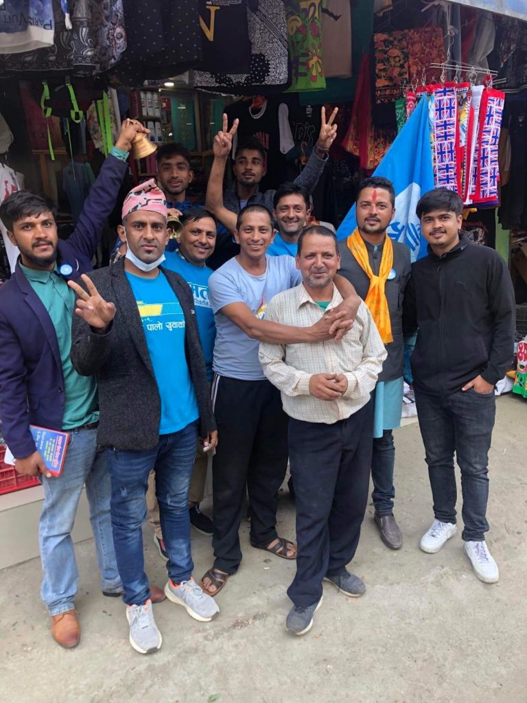 स्याङ्जा १ मा बोधराजलाई भोट माग्दै कमेडियन विकास