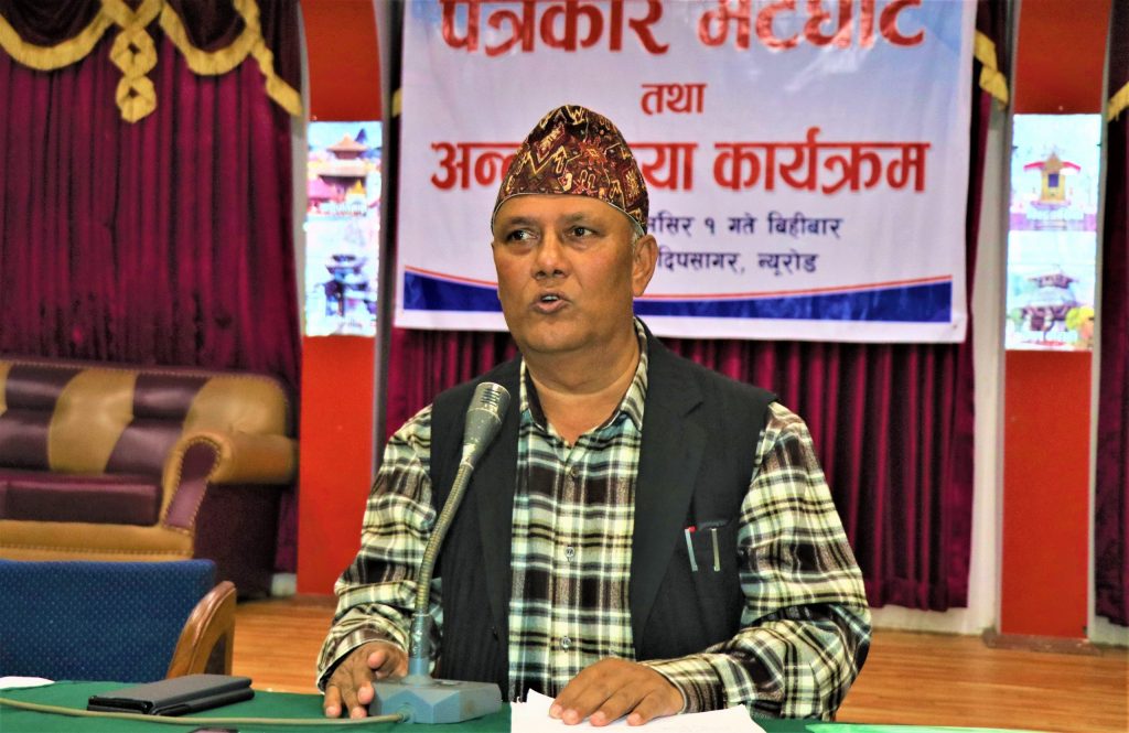 पूर्वमन्त्री कुमार खड्काको धम्की :  ‘बर्खास्तीको कारण नभने सनसनी अडिओ, भिडिओ ल्याउँछु’