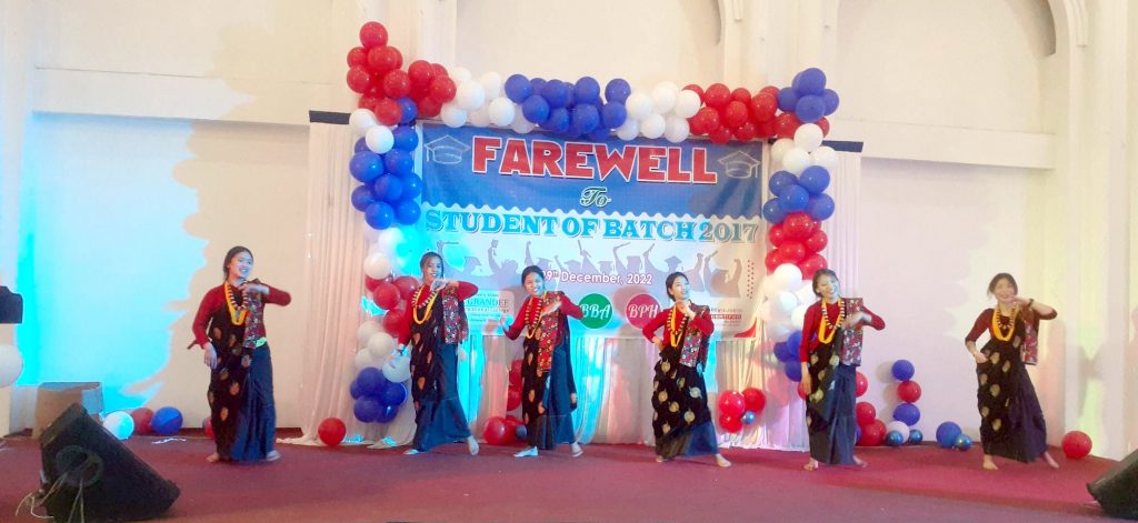 ला–ग्रान्डीमा विद्यार्थी बिदाइ