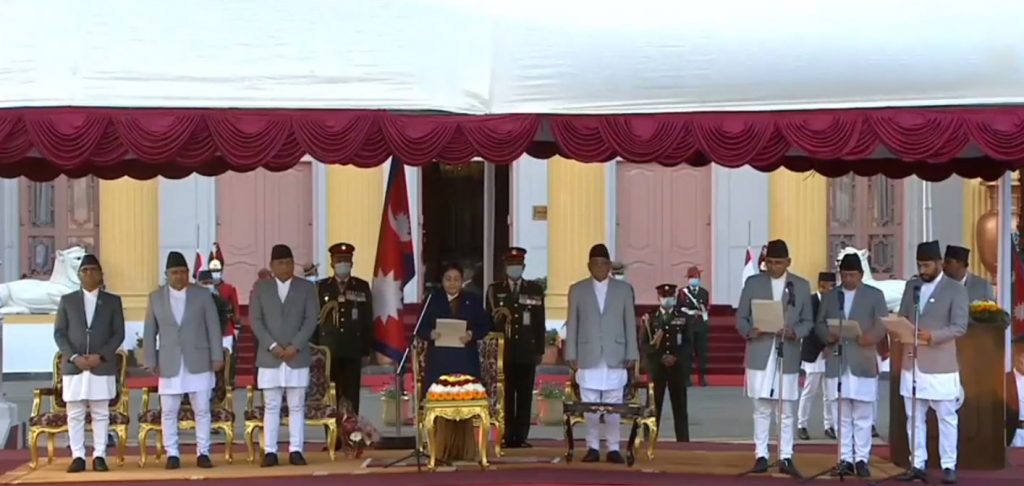 आठ सदस्यीय मन्त्रिपरिषद् गठन, रवि बने गृहमन्त्री