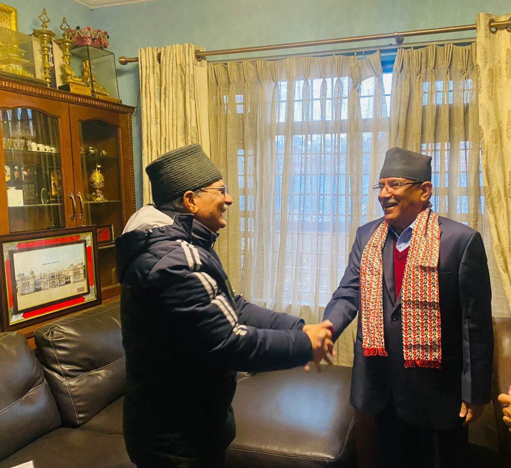 प्रचण्डलाई बाबुरामले भेटेरै दिए बधाई, भने ‘सहकार्य गरौँ’