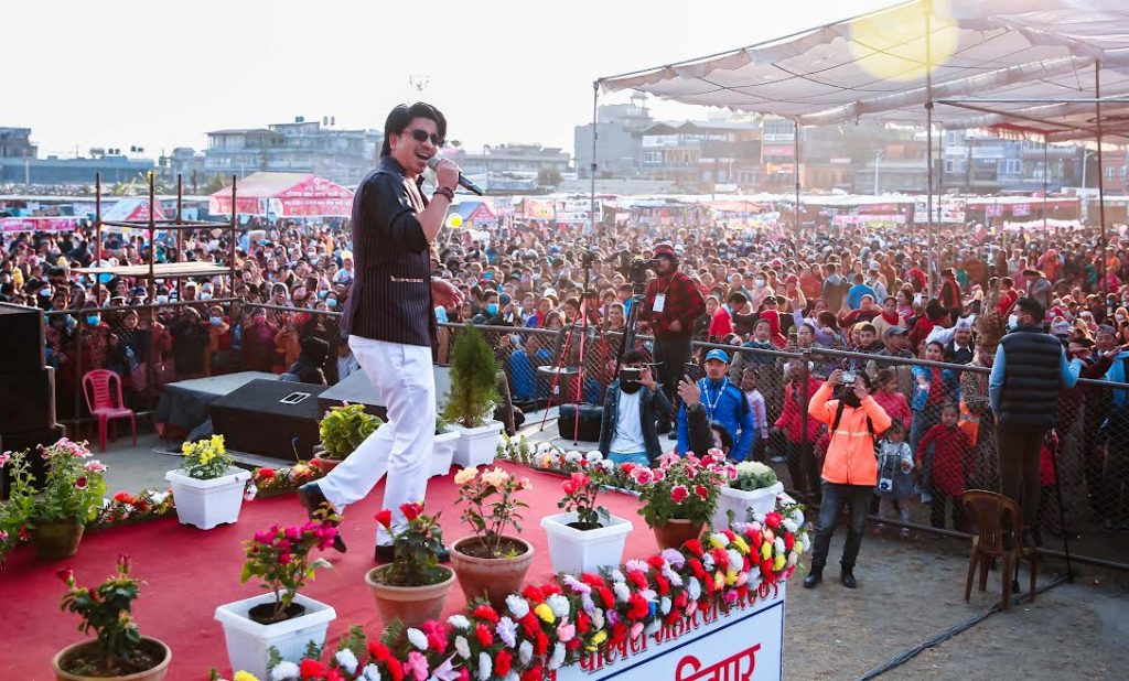 एघारौं पोखरा महोत्सवमा शनिवार दर्शकको भीड