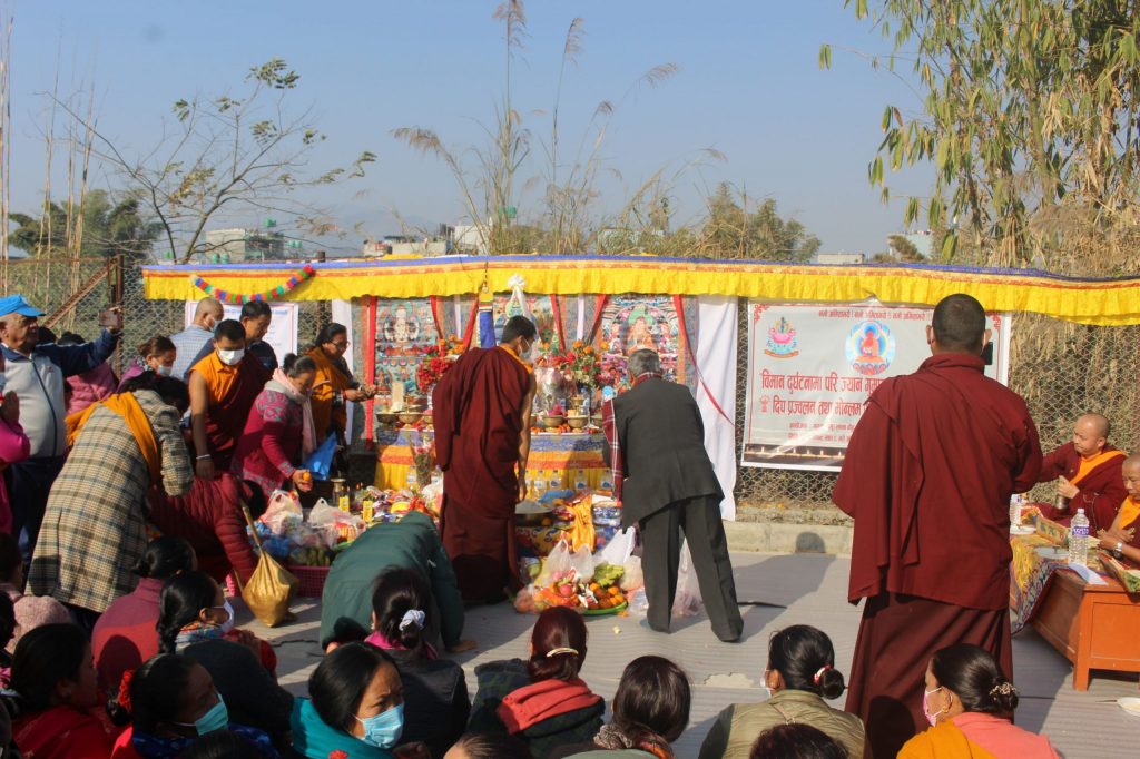 पोखराको विमान दुर्घटनास्थलमा बौद्ध पूजा