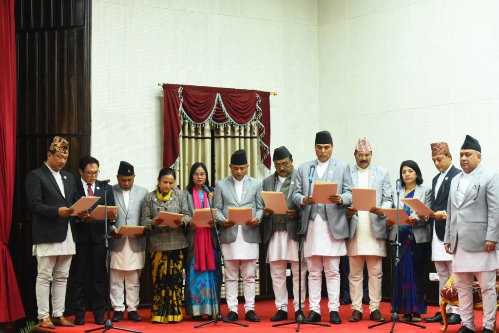 नवनियुक्त मन्त्रीद्वारा शपथ ग्रहण