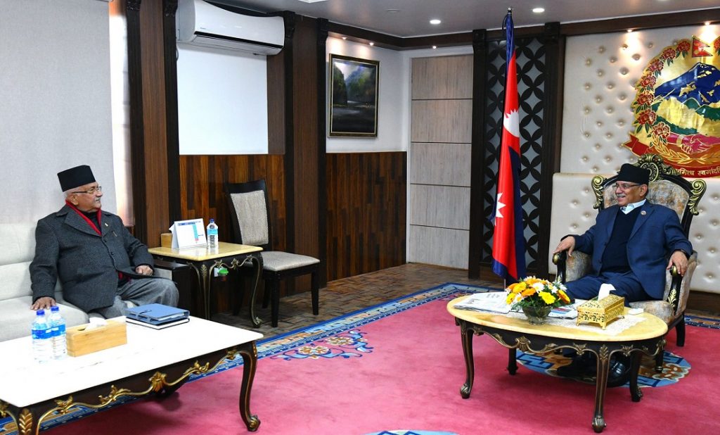 प्रधानमन्त्री प्रचण्ड र एमाले अध्यक्ष ओलीबीच भेटवार्ता