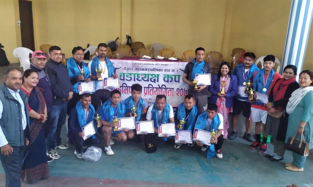 वडा ८ स्तरिय व्याडमिण्टनको उपाधी सुरेस र नारायणलाई