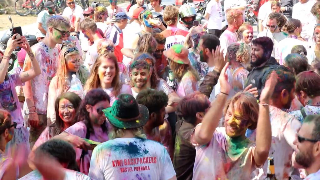 आज रङहरुको पर्व होली, हार्सोल्लासका साथ मनाइँदै