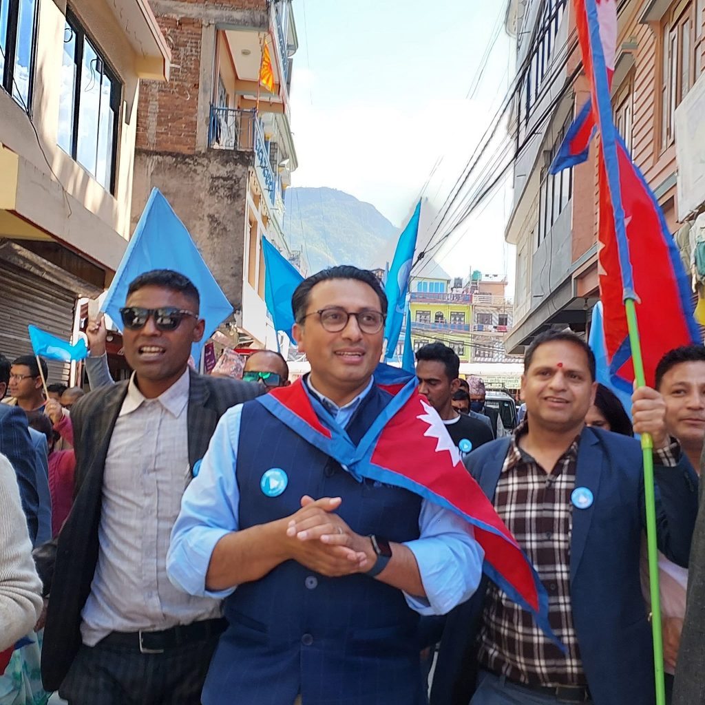 तनहुँ १ मा रास्वपाबाट स्वर्णिम वाग्लेले दर्ता गराए उम्मेदवारी