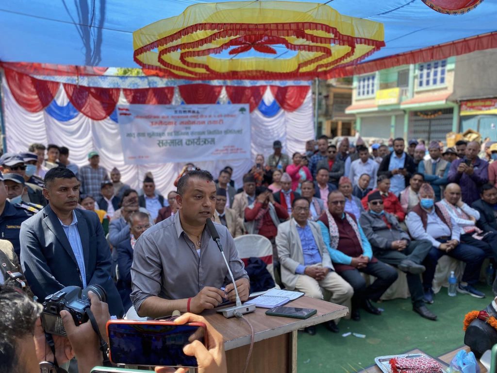 कांग्रेसलाई लात हानेर बाहिरबाट ढुंगा हानेर कांग्रेस बद्लिन्न : गगन थापा