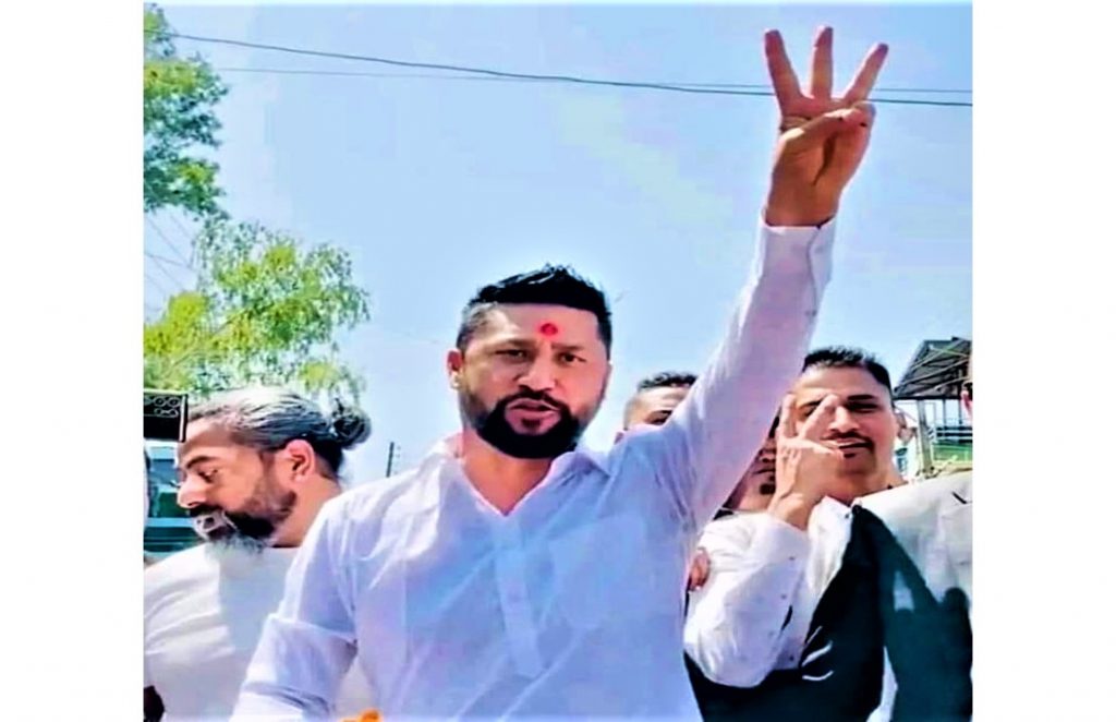 रवि लामिछानेविरुद्ध निर्वाचन अधिकृतको कार्यालयमा उजुरी