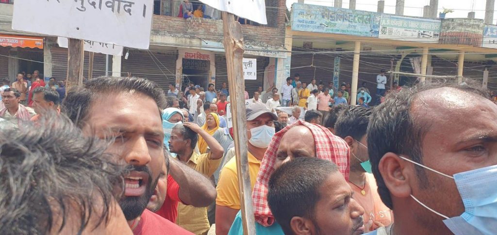 सिरहामा प्रहरी र स्थानीयबीच झडप : २७ राउन्ड हवाईफायर