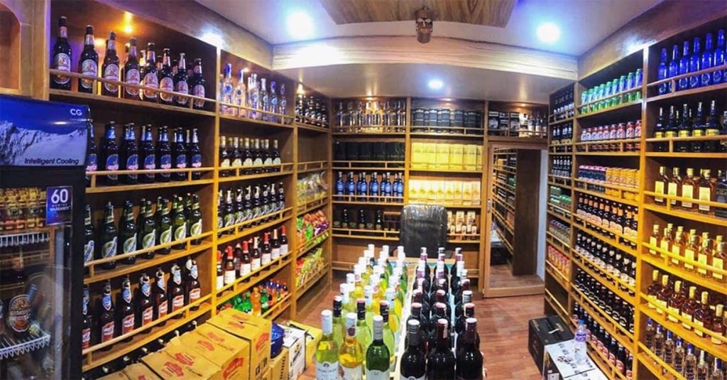 अब ठूला होटल, आयातित मदिरा र सुनमा २ प्रतिशत शुल्क लाग्ने