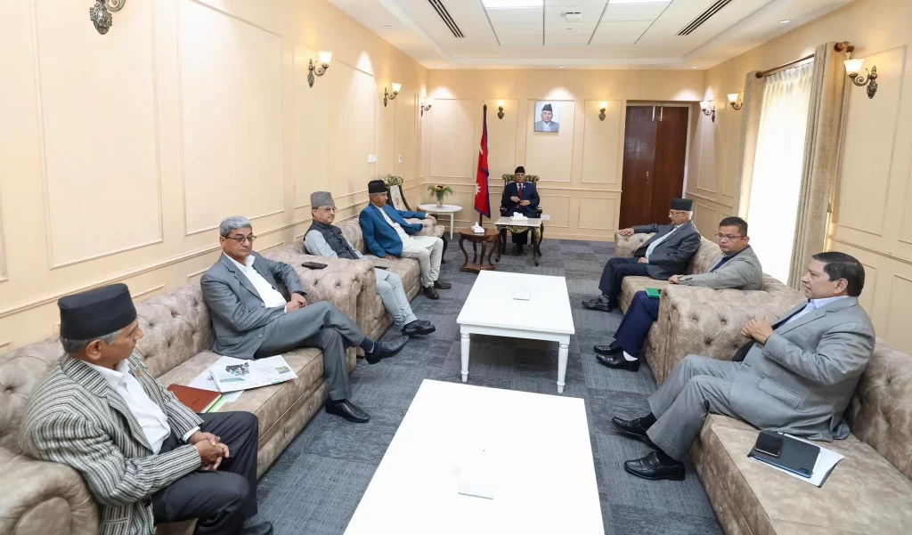 सांसद दाहालले बोलेको विषयलाई संसदको रेकर्डबाट हटाउने तीन दलहरुबीच सहमति