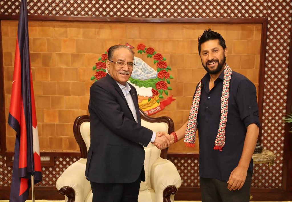 प्रधानमन्त्रीलाई भेट्न बालुवाटार पुगे रवि