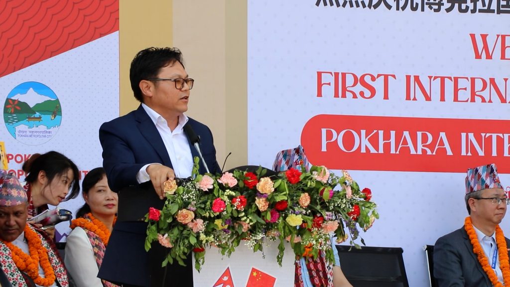 चिनियाँ आउँदा भाञ्जाभाञ्जी आएको जस्तो लाग्छ : मन्त्री किराती